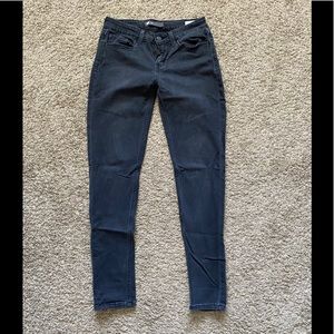 Levi’s charcoal color size 28